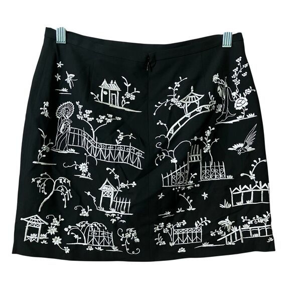BCBG MaxAzria embroidered Asian garden design mini skirt - Picture 2 of 11